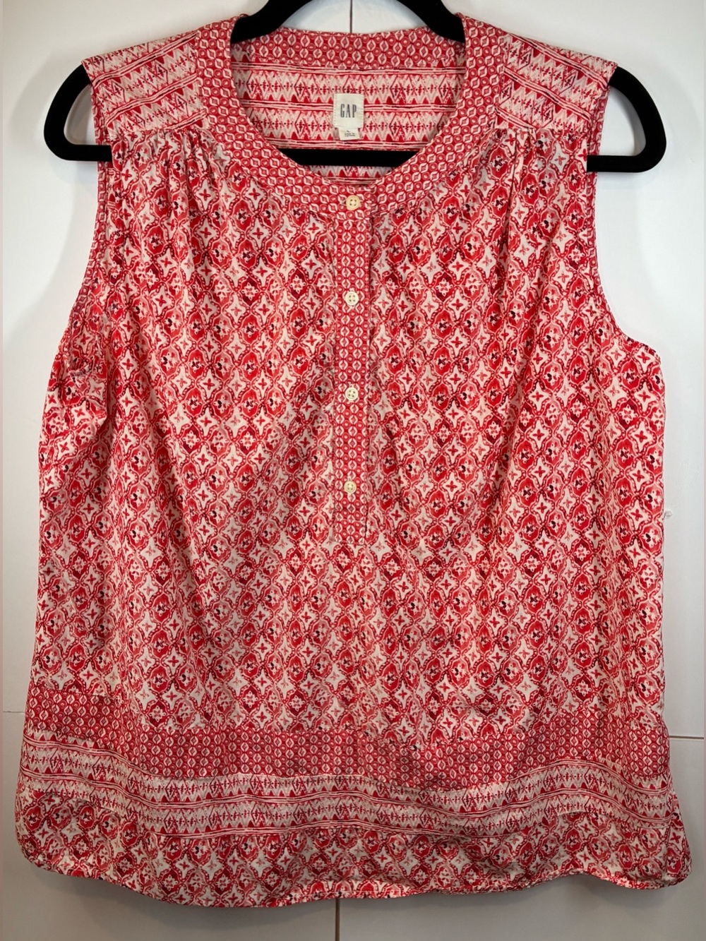 GAP Red White Geometric Print Sleeveless Henley Blouse Cotton Blend Size Large